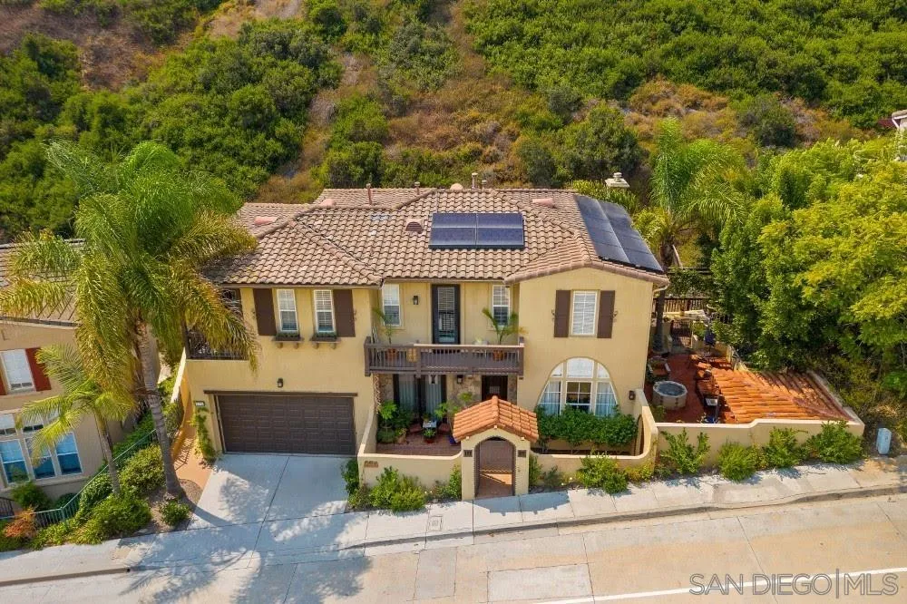 2775 Ridgegate Row La Jolla, CA 92037 - Photo 50 of 59 front view of house with a yard