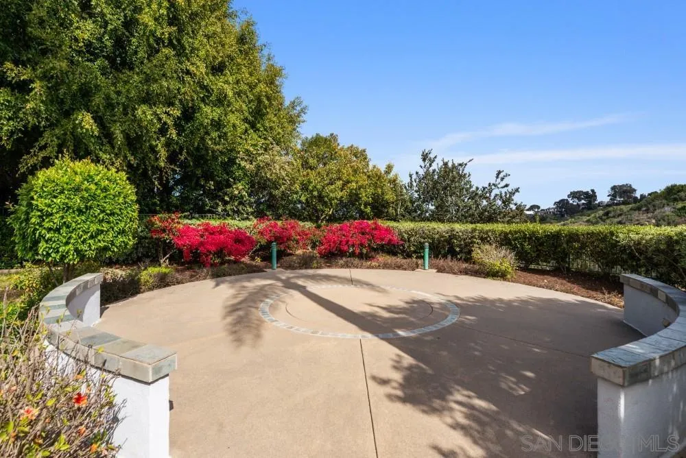 2775 Ridgegate Row La Jolla, CA 92037 - Photo 58 of 59 a view of yard