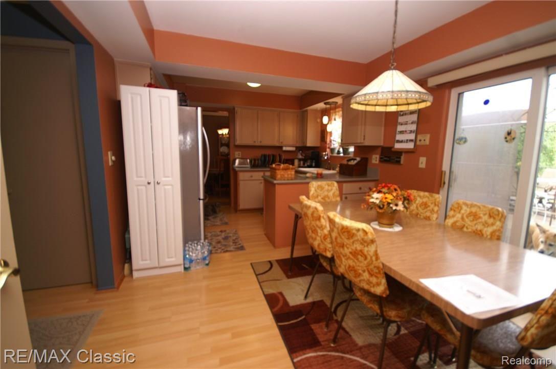 6010 Wedgewood Road Canton, MI 48187 - Photo 8 of 44 PICT0022.JPG