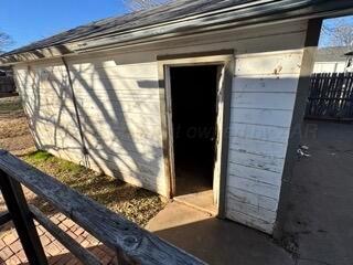 4118 South Harrison Street Amarillo, TX 79110 - Photo 15 of 19 a view of wooden door