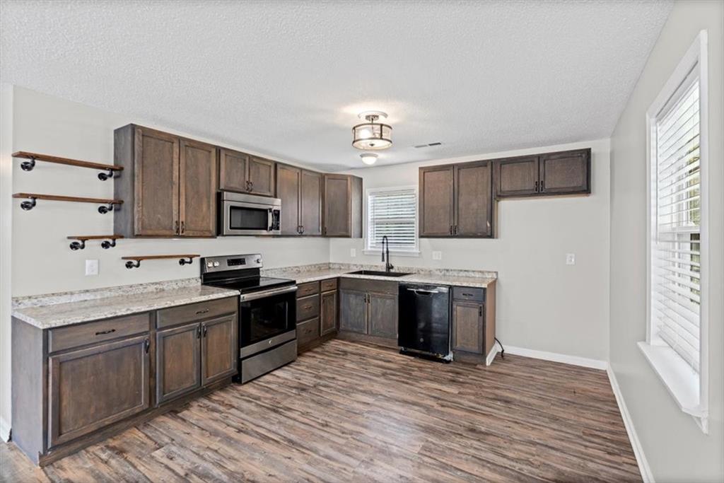 648 Johnson Road Southeast Adairsville, GA 30103 - Photo 3 of 25