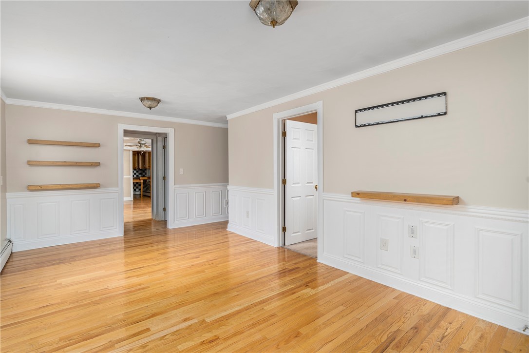 927 West Shore Road Warwick, RI 02889 - Photo 5 of 31