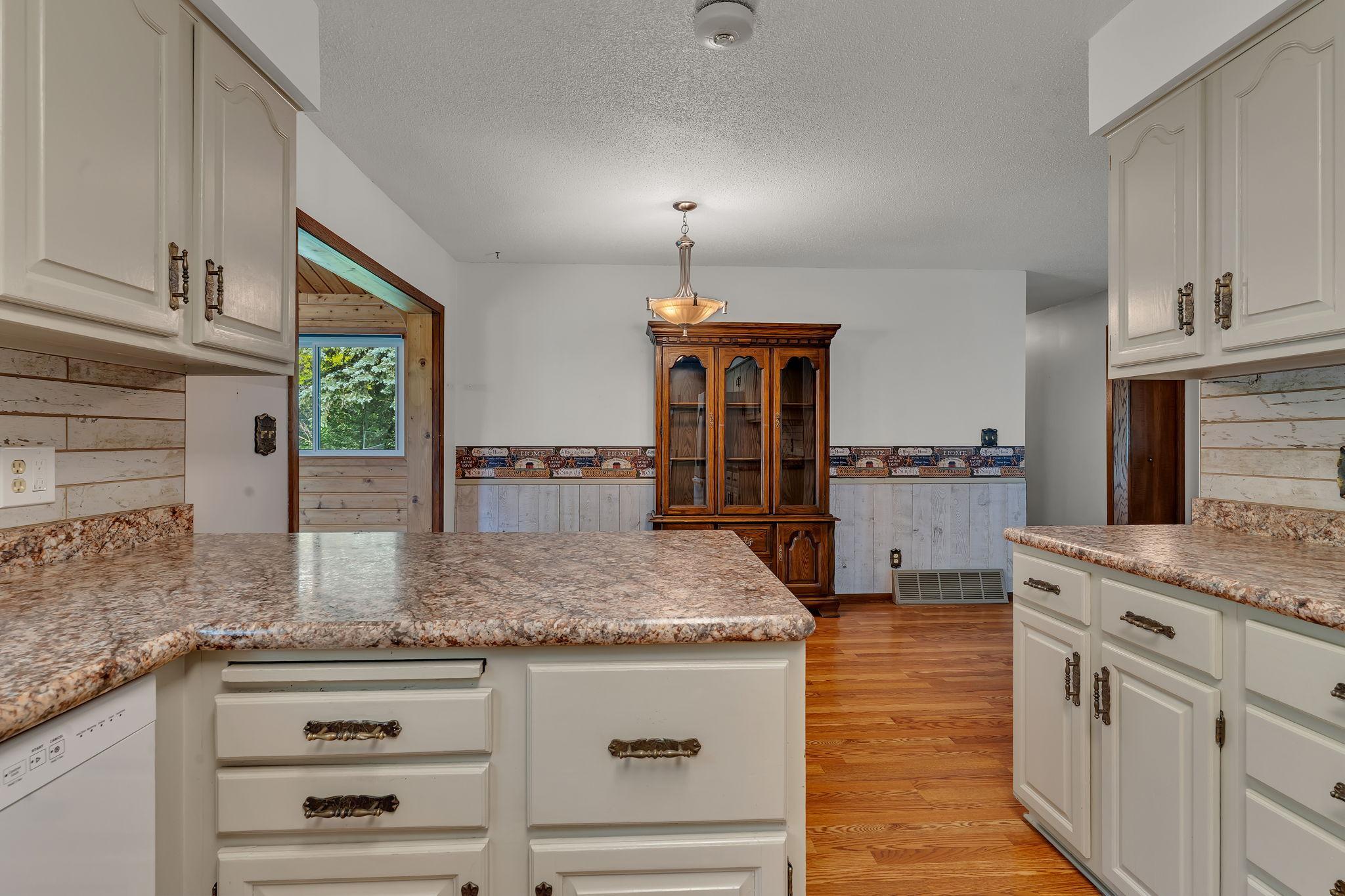 608 26th Avenue Southwest Willmar, MN 56201 - Photo 15 of 38