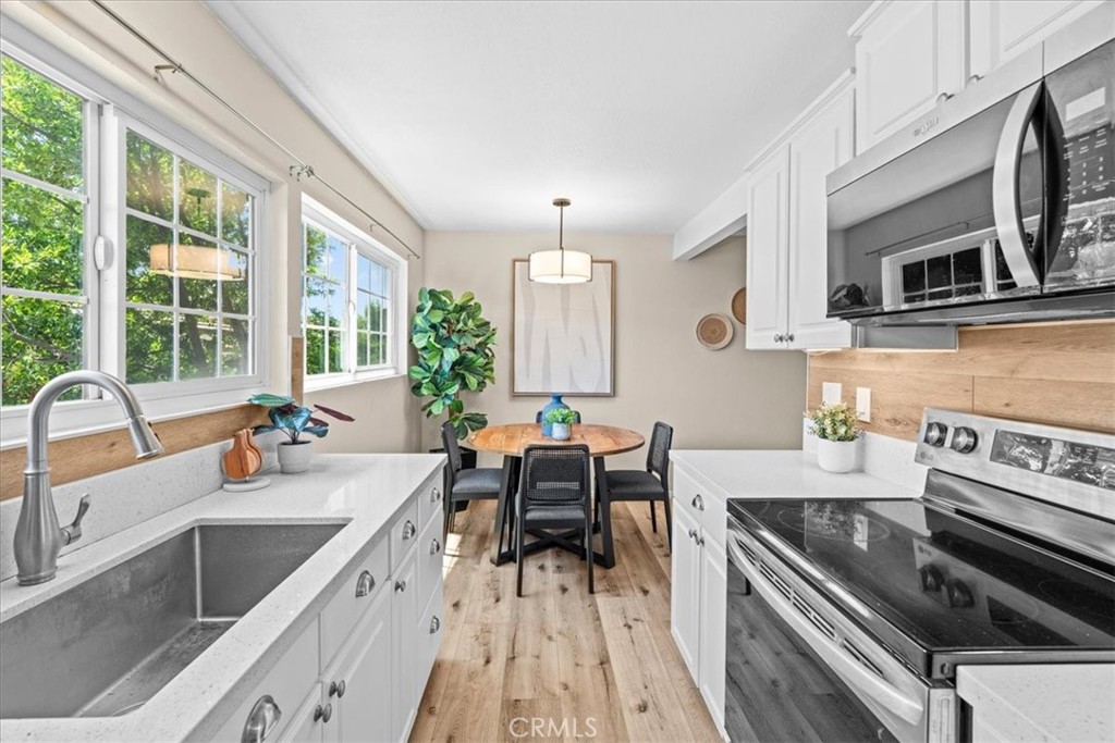208 Springview Irvine, CA 92620 - Photo 12 of 58