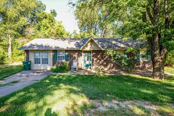 $189,999 | 504 Southeast 3rd Street, Perkins, OK 74059