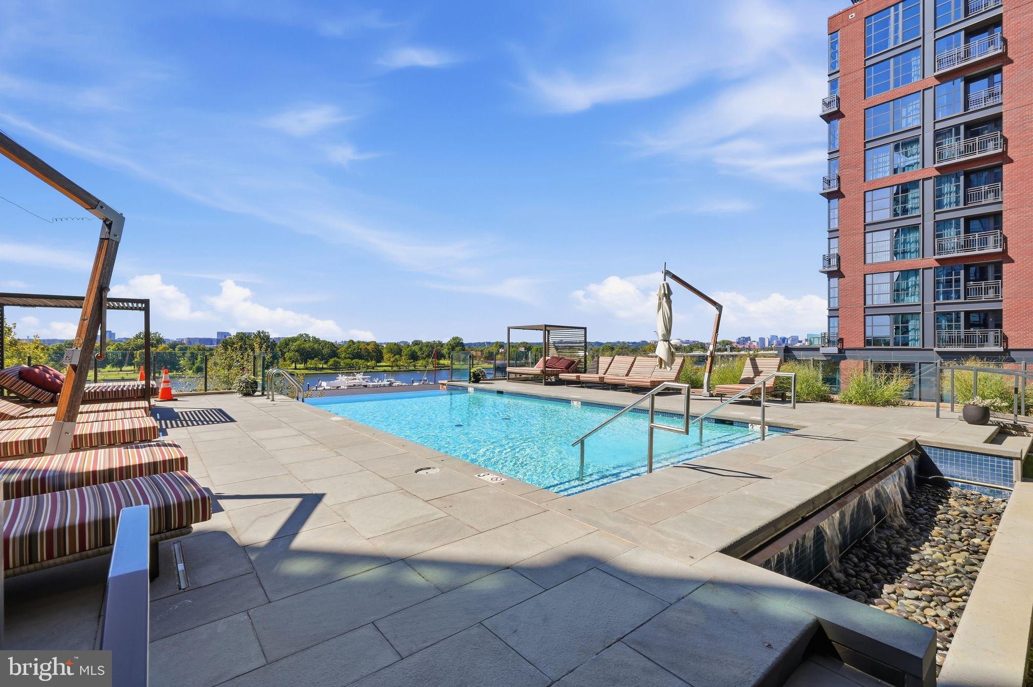 45 Sutton Square Southwest, Unit 706 Washington, DC 20024 - Photo 48 of 55 Gallery Image 48