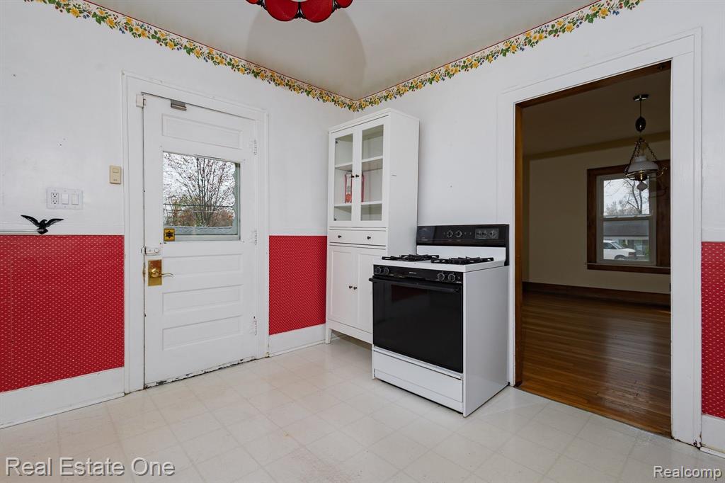 504 North Gulley Road Dearborn, MI 48128 - Photo 9 of 26 Gallery Image 9