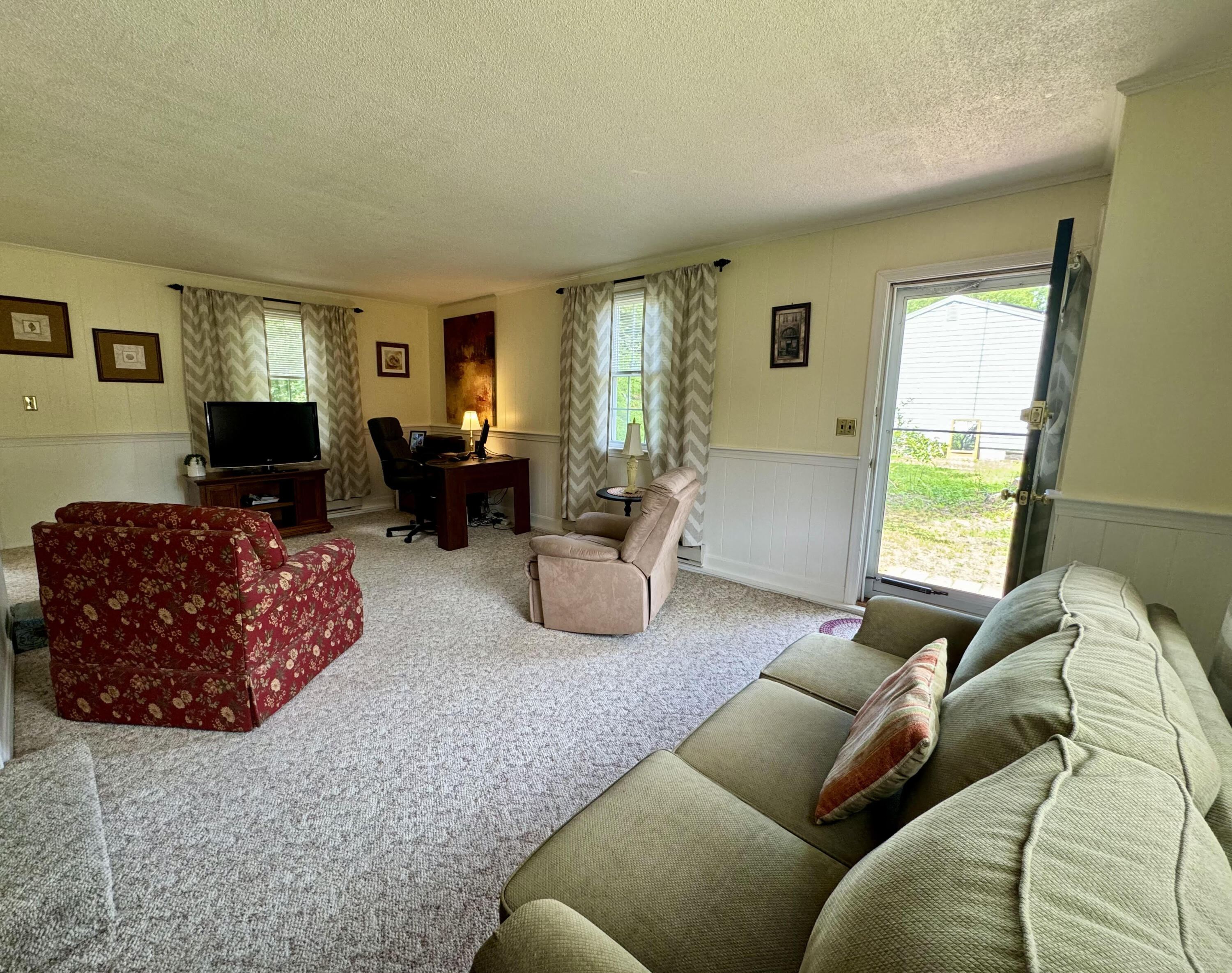 173 Nottingham Drive Centerville, MA 02632 - Photo 20 of 54 Family room left angle