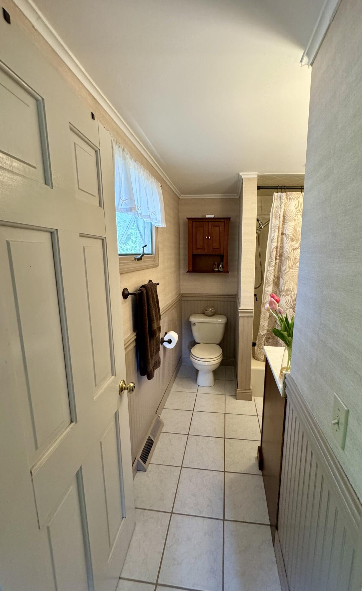 173 Nottingham Drive Centerville, MA 02632 - Photo 27 of 54 Fullbath entrance from Primary bedroom d