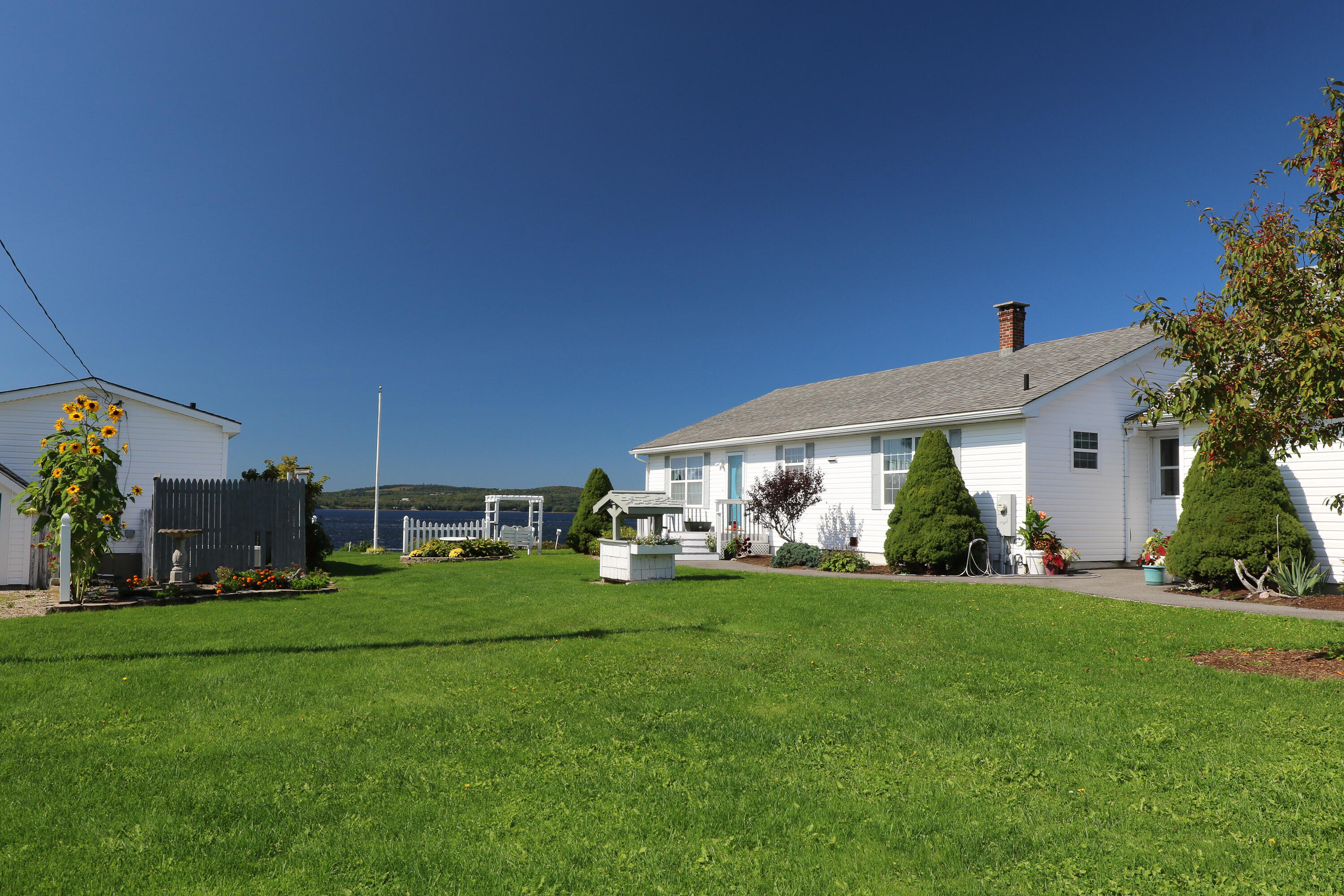 1418 Castine Road Penobscot, ME 04476 - Photo 4 of 30 133A0079