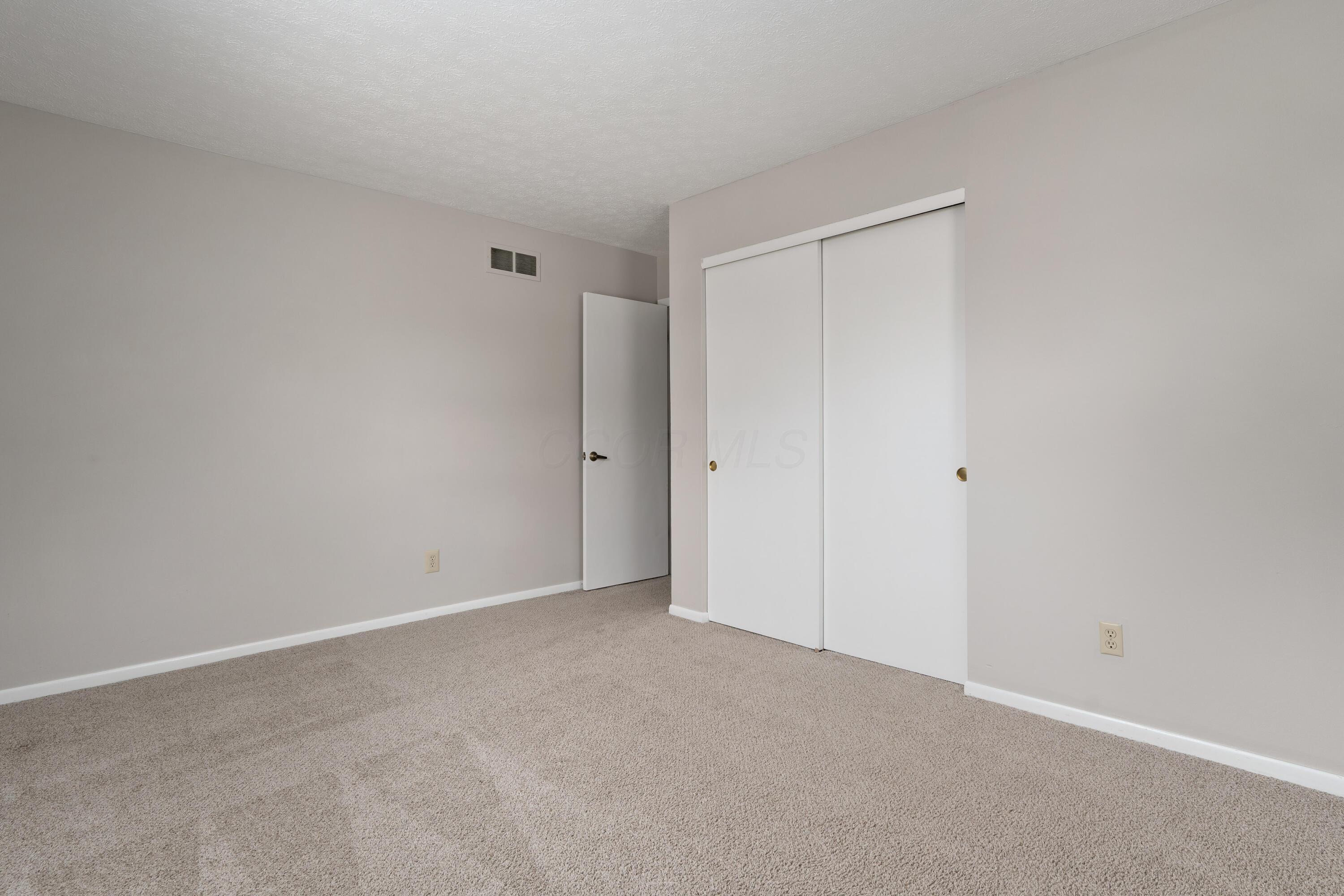 286 Broken Arrow Road Columbus, OH 43230 - Photo 27 of 30 Bedroom 3