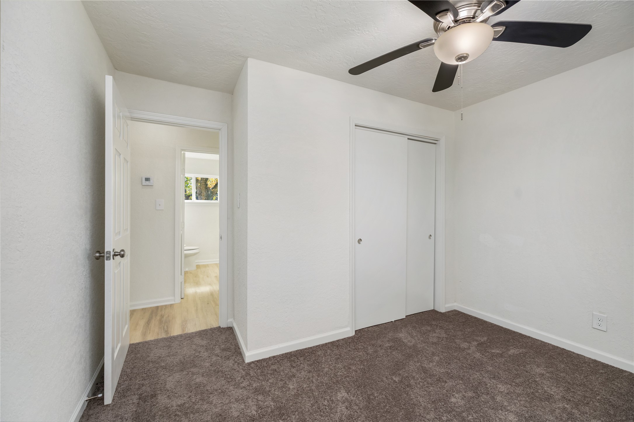 5915 Beldart Street Houston, TX 77033 - Photo 9 of 15 a view of an empty room