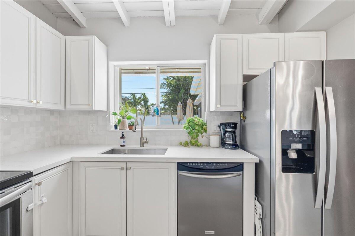 2220 Northeast 34th Court Lighthouse Point, FL 33064 - Photo 15 of 37 15-8I8A2140