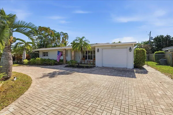 $799,000 | 2220 Northeast 34th Court, Lighthouse Point, FL 33064