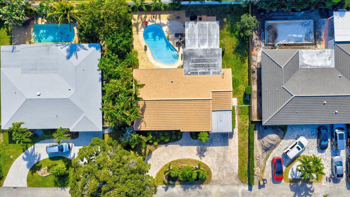 2220 Northeast 34th Court Lighthouse Point, FL 33064 - Photo 35 of 37 42-DJI_20260103014414_0246_D_47_D_48_D_4