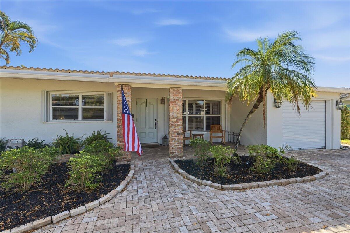 2220 Northeast 34th Court Lighthouse Point, FL 33064 - Photo 4 of 37 02-8I8A2200