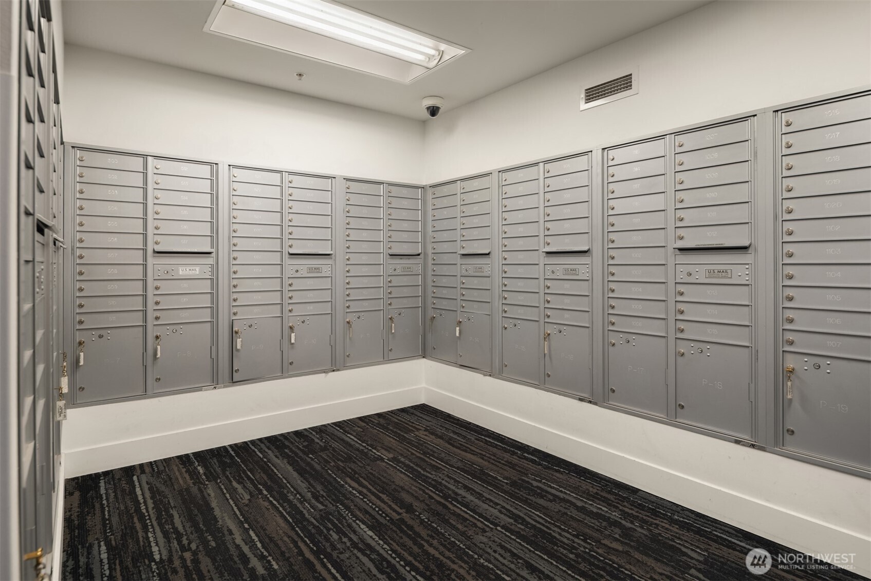 2911 2nd Avenue, Unit 310 Seattle, WA 98121 - Photo 24 of 40 a view of wooden floor