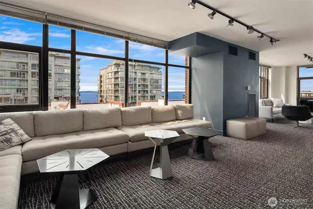 $369,000 | 2911 2nd Avenue, Unit 310, Seattle, WA 98121