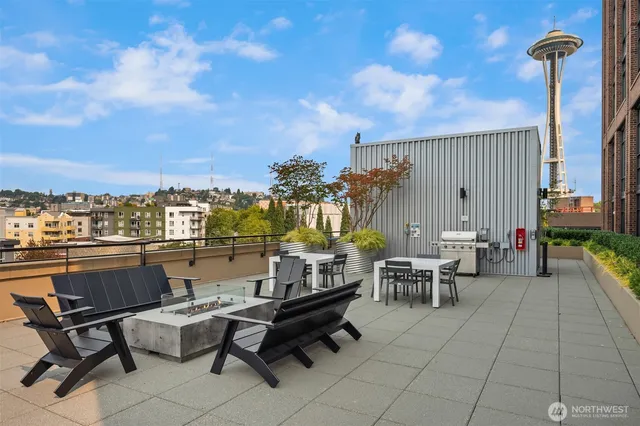 $369,000 | 2911 2nd Avenue, Unit 310, Seattle, WA 98121