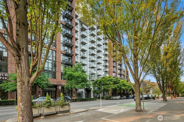 $369,000 | 2911 2nd Avenue, Unit 310, Seattle, WA 98121