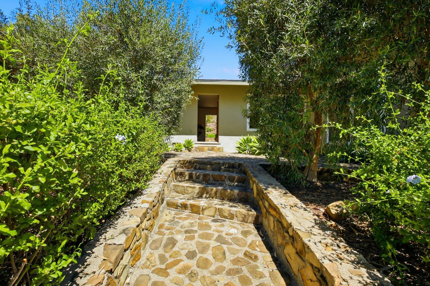1310 McAndrew Road Ojai, CA 93023 - Photo 8 of 41