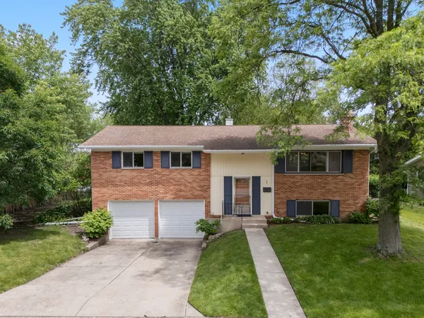 $419,000 | 251 North Boynton Drive, Palatine, IL 60074
