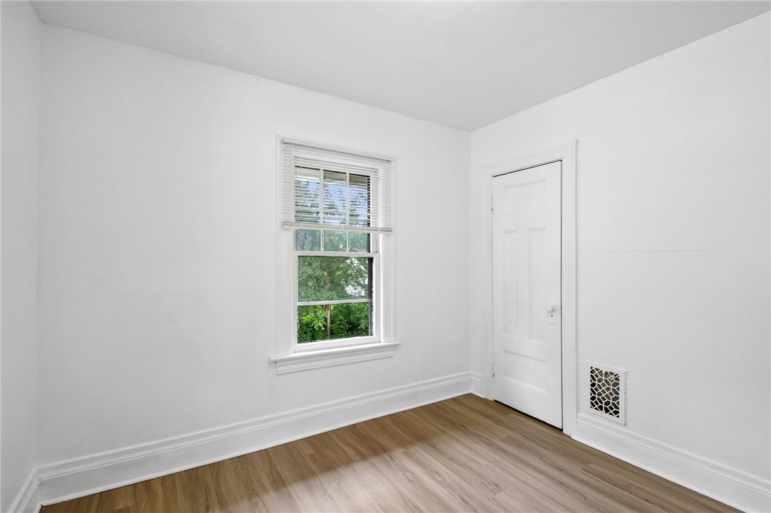 382 Magee Avenue Rochester, NY 14613 - Photo 15 of 30 Upper Unit -Bedroom