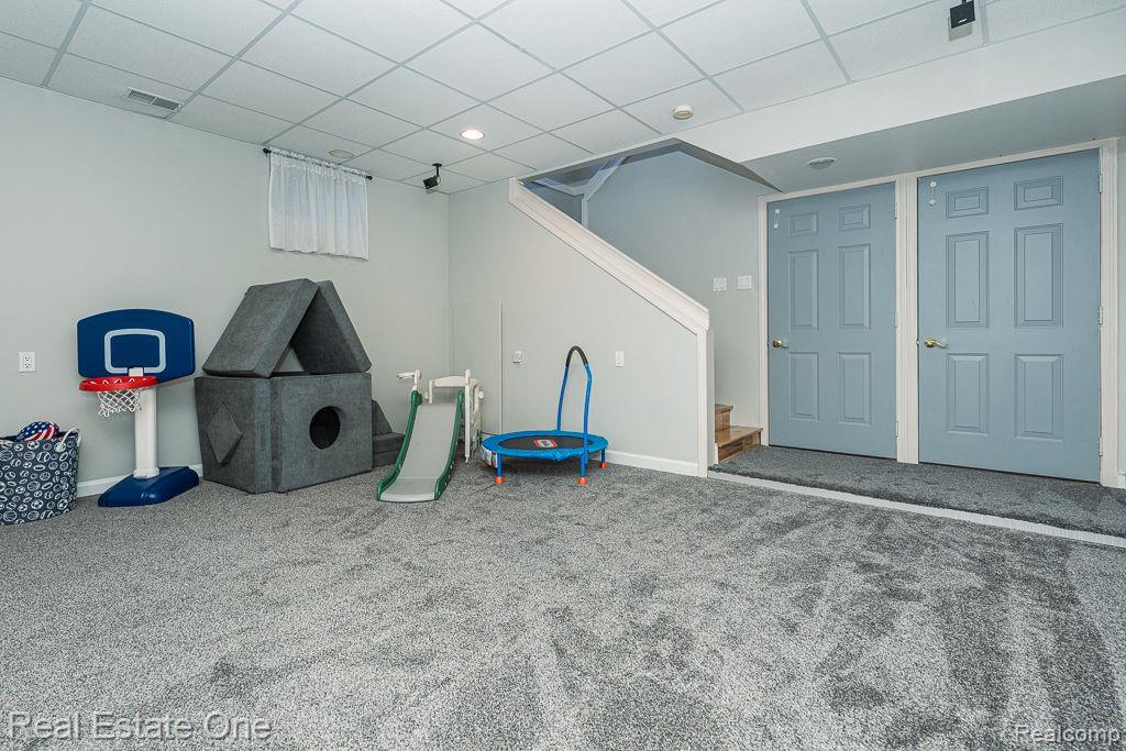 410 Maplehill Road Rochester Hills, MI 48306 - Photo 32 of 56