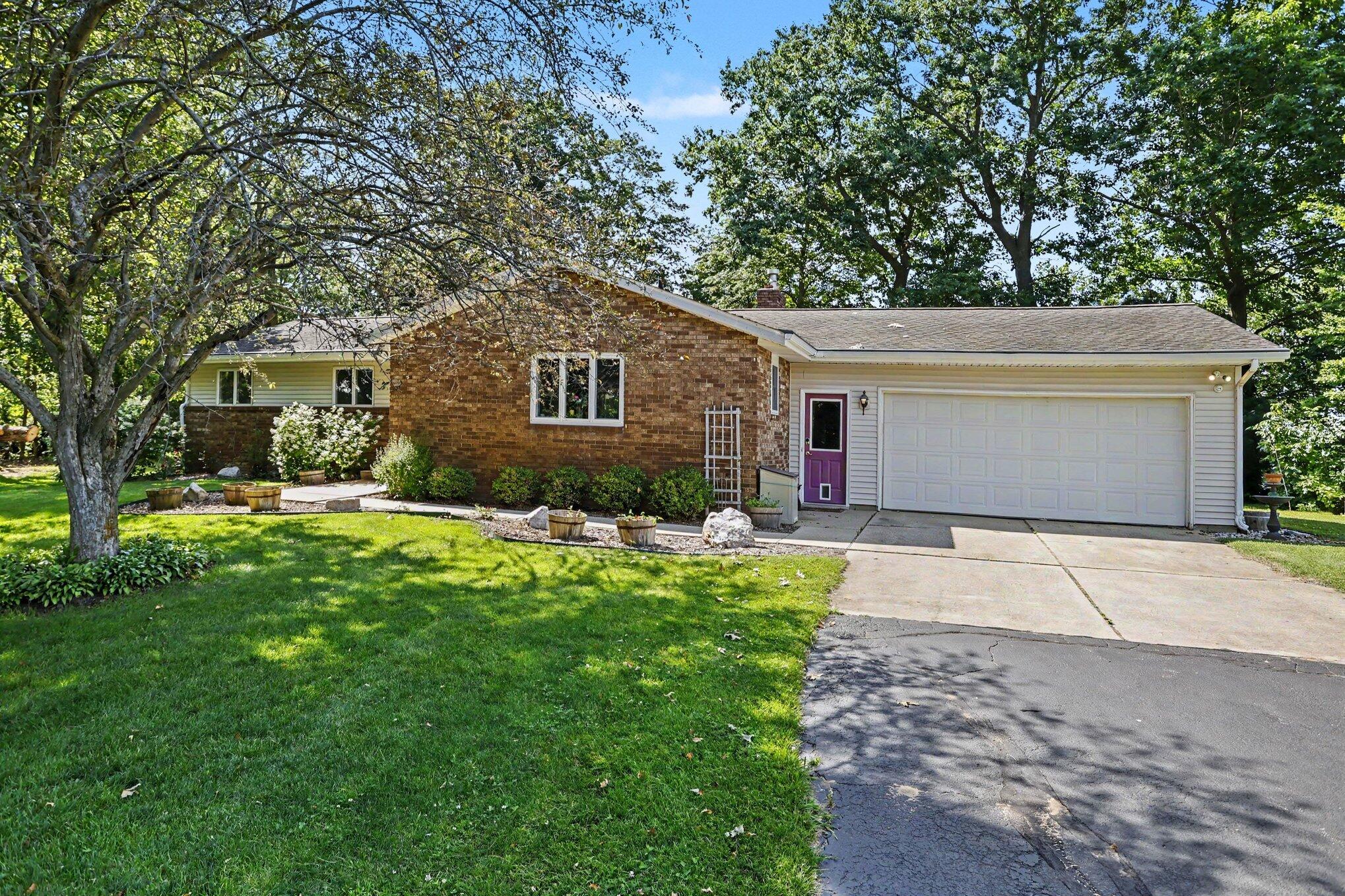 10492 Range Line Road Berrien Springs, MI 49103 - Photo 2 of 40 004_file_4580