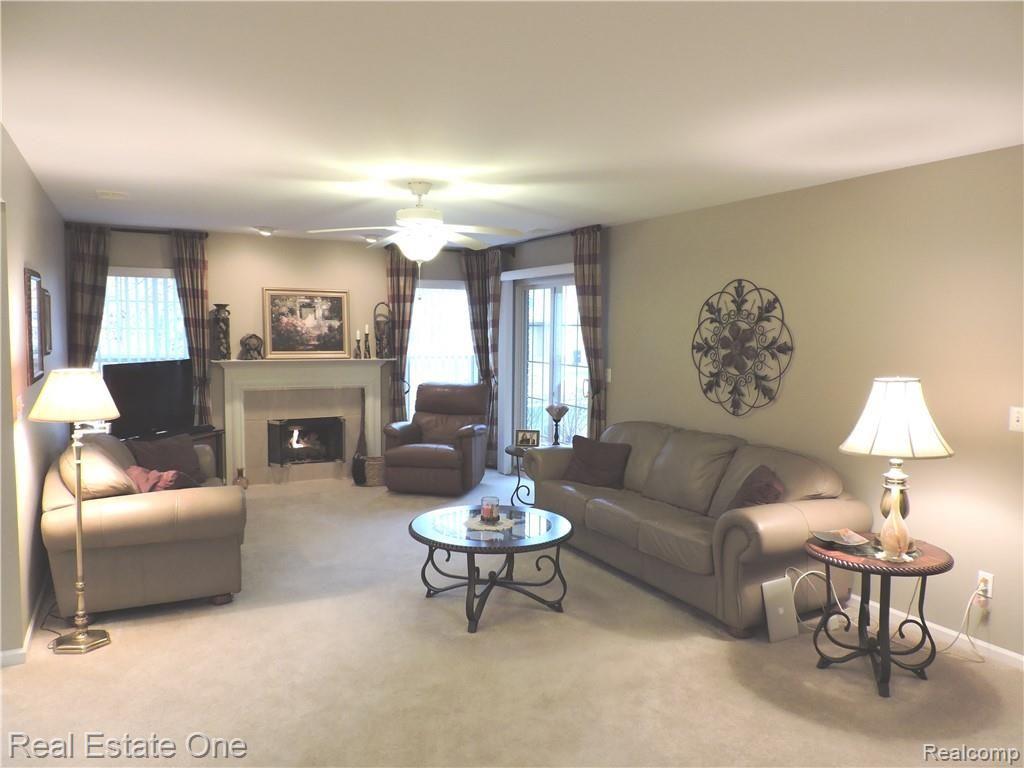 3588 Tremonte Circle Rochester, MI 48306 - Photo 6 of 32 DSCN1058.JPG