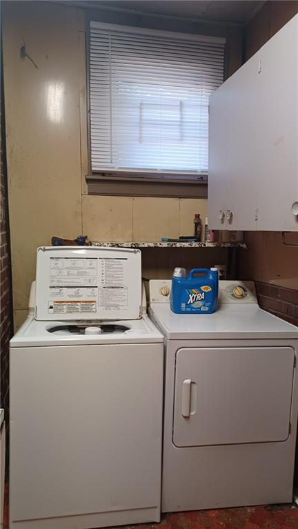 105 19th Street Pittsburgh, PA 15215 - Photo 6 of 40 a utility room with dryer and washer