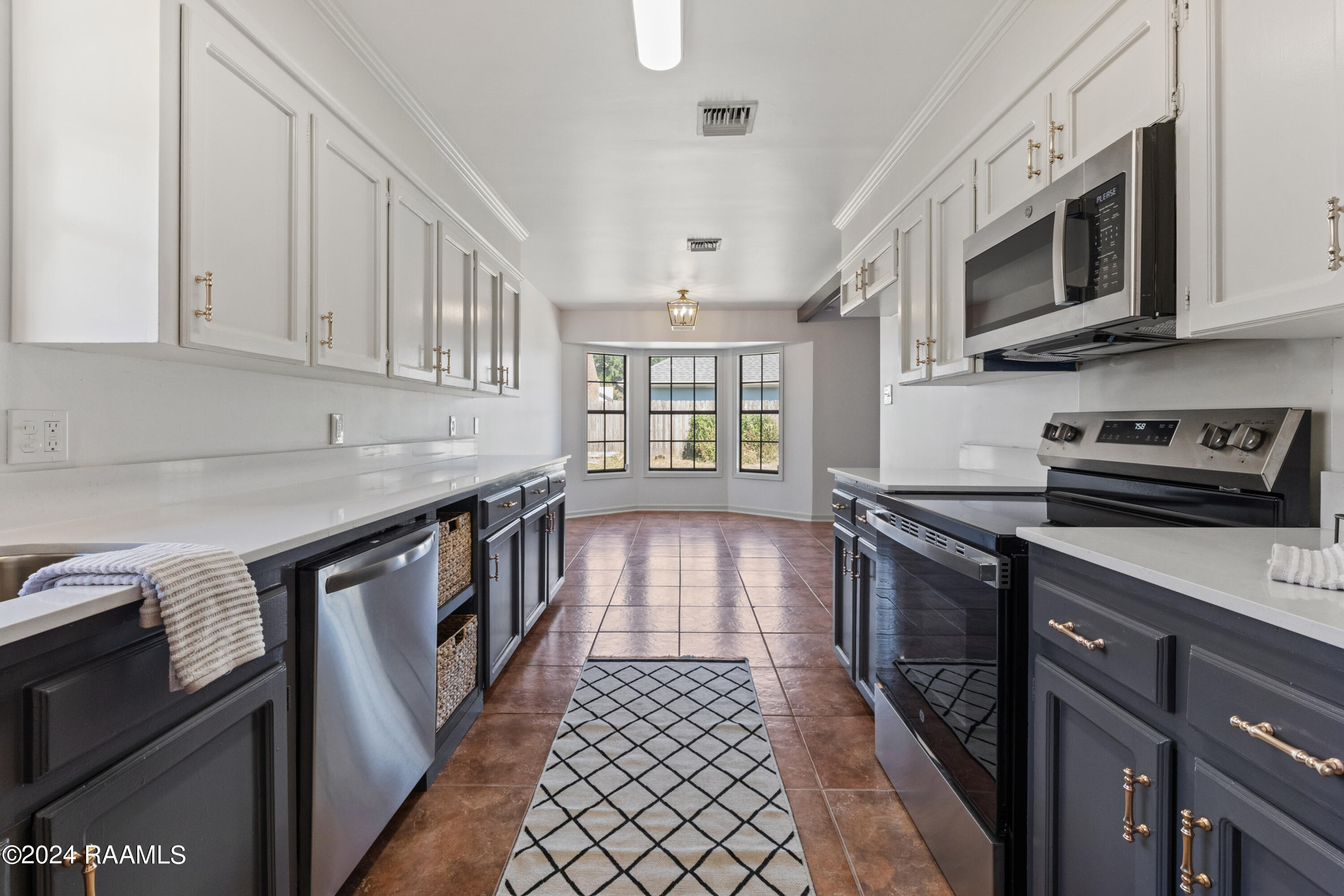 715 Canberra Road Lafayette, LA 70503 - Photo 6 of 26 715Canberra-29