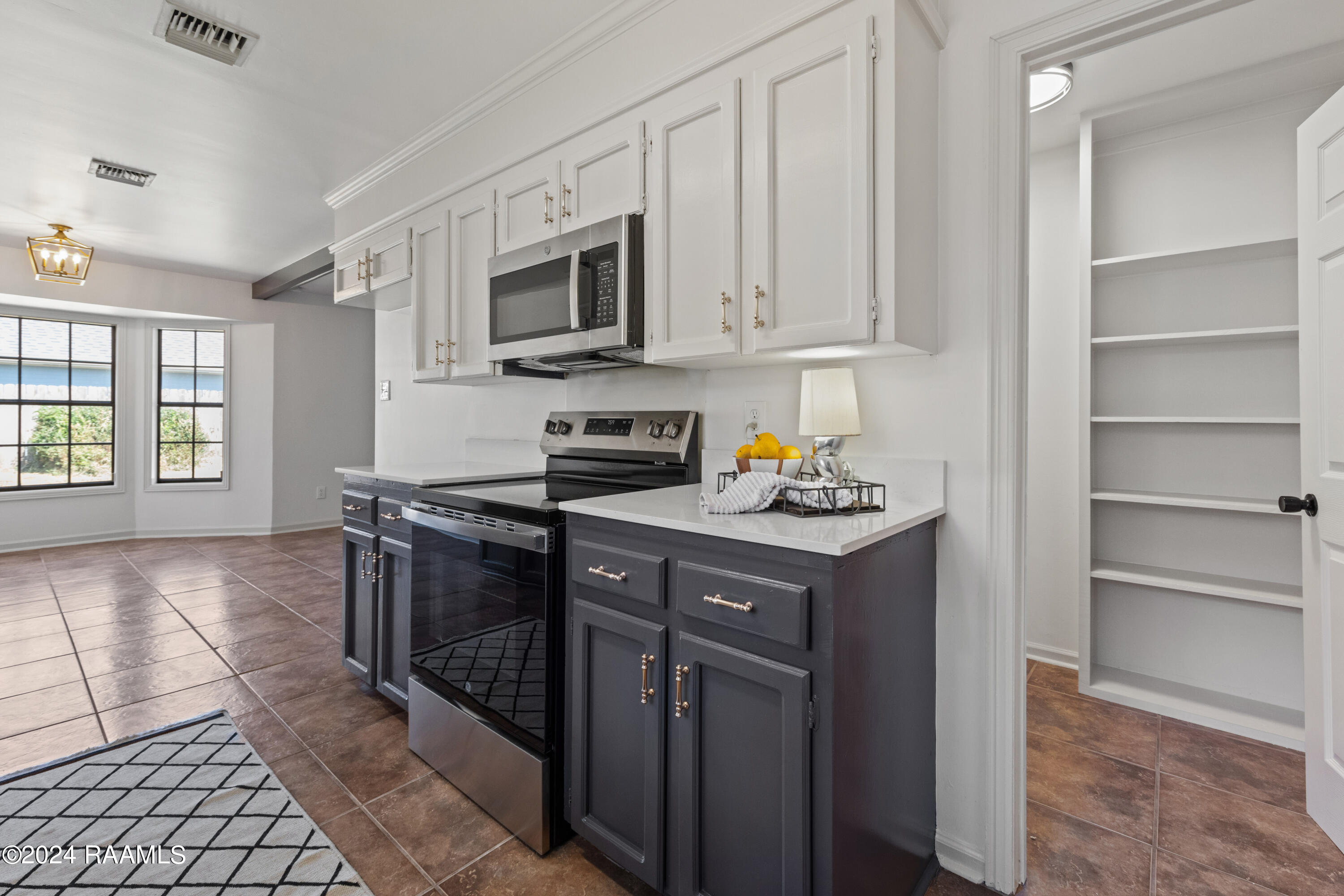 715 Canberra Road Lafayette, LA 70503 - Photo 7 of 26 715Canberra-35