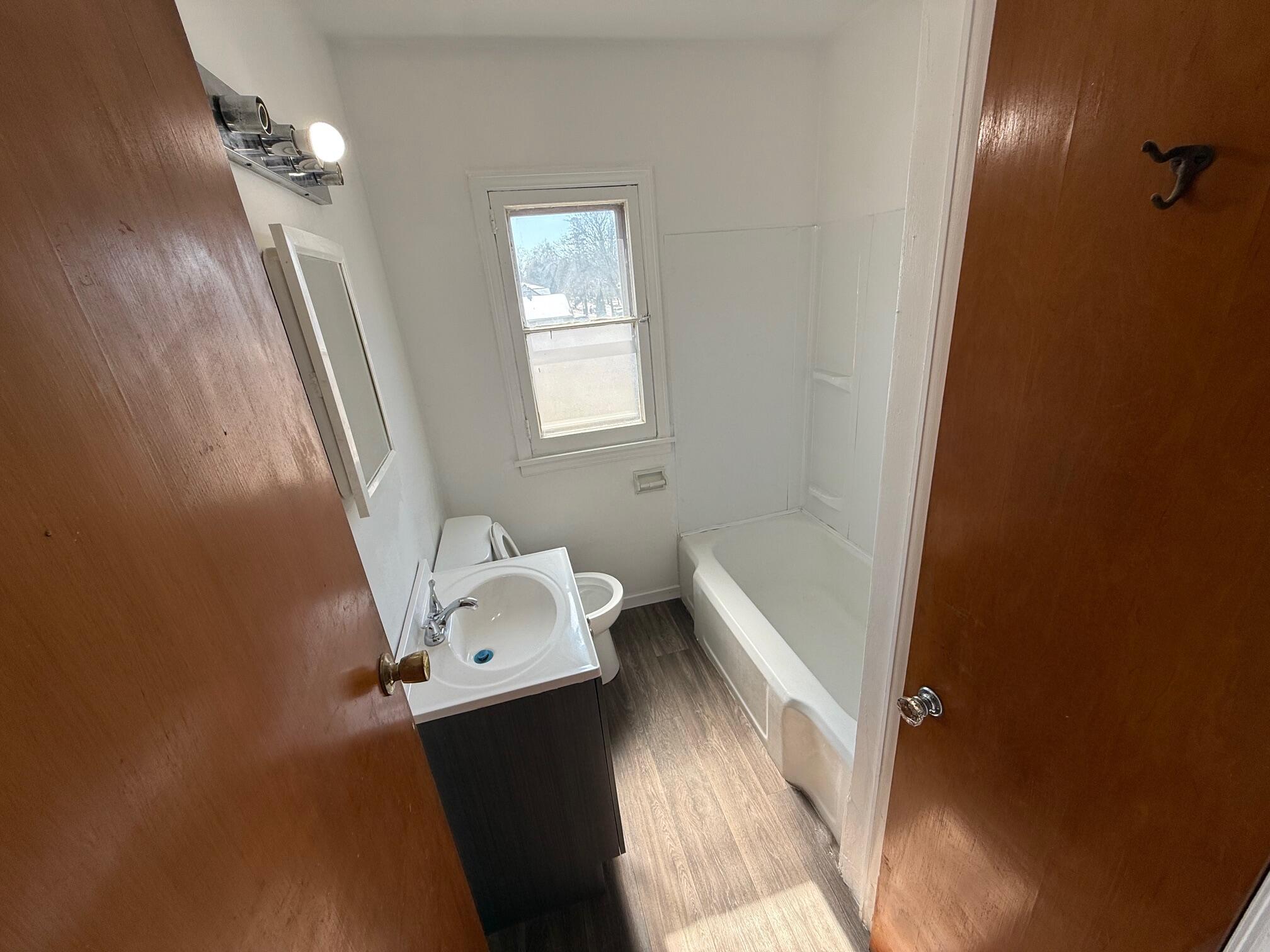 5010 North 49th Street Milwaukee, WI 53218 - Photo 15 of 24 Upper Level bathroom