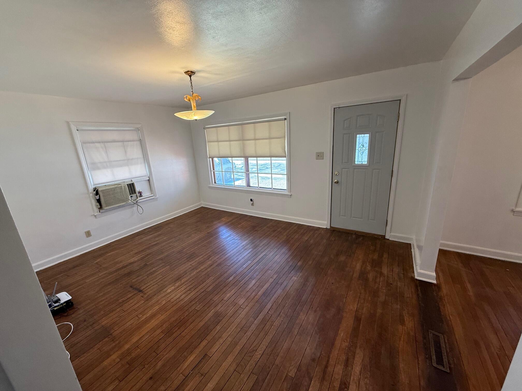 5010 North 49th Street Milwaukee, WI 53218 - Photo 5 of 24 Lower Level Living Room