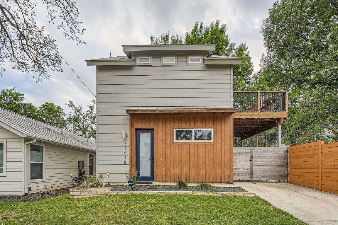 2601 Francisco Street, Unit B Austin, TX 78702 - Photo 28 of 30 a front view of a house with a yard