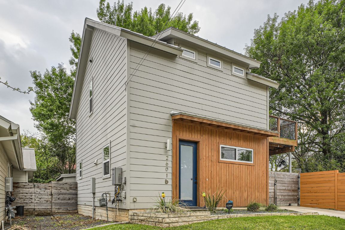 2601 Francisco Street, Unit B Austin, TX 78702 - Photo 29 of 30 a front view of a house with a yard