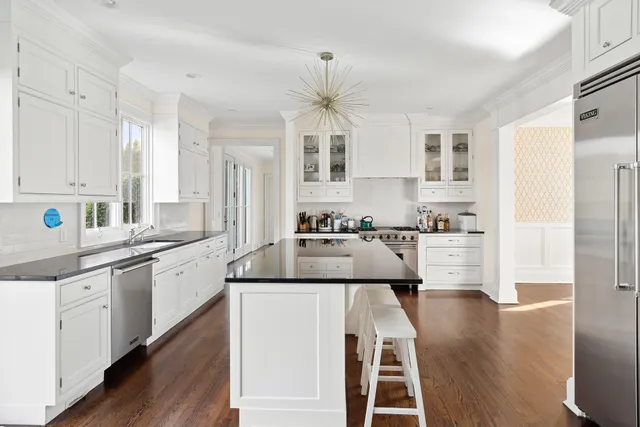 $4,499,000 | 727 Hill Street, Southampton, NY 11968