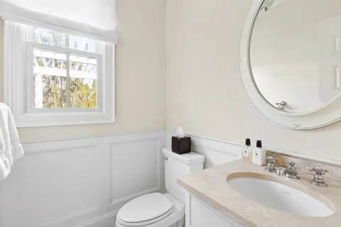 $4,499,000 | 727 Hill Street, Southampton, NY 11968