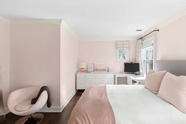 $4,499,000 | 727 Hill Street, Southampton, NY 11968