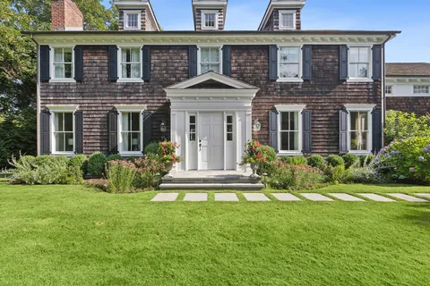 $4,499,000 | 727 Hill Street, Southampton, NY 11968