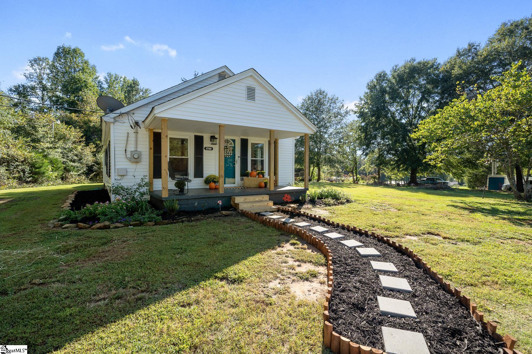 1749 Jameson Road Easley, SC 29640 - Photo 2 of 33