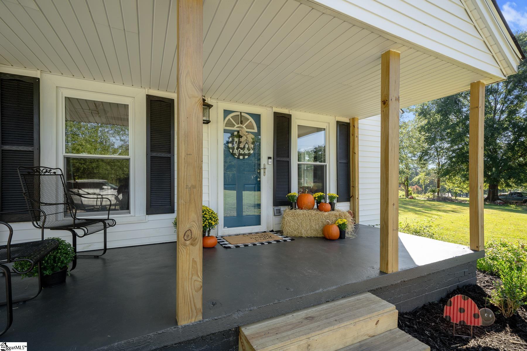 1749 Jameson Road Easley, SC 29640 - Photo 3 of 33