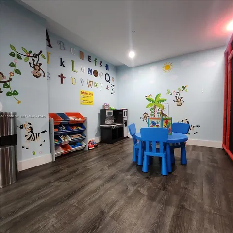 $3,000 | 950 Brickell Bay Drive, Unit 4108, Miami, FL 33131