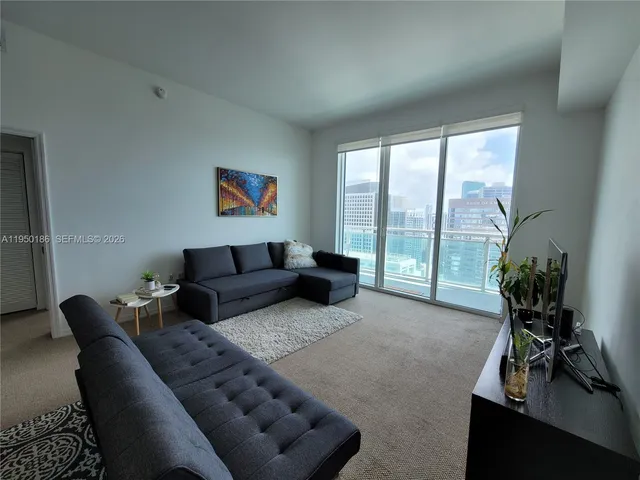 $3,000 | 950 Brickell Bay Drive, Unit 4108, Miami, FL 33131