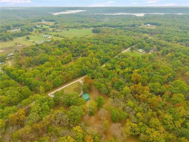 $465,000 | 471 Southeast 1131st Road, Clinton, MO 64735