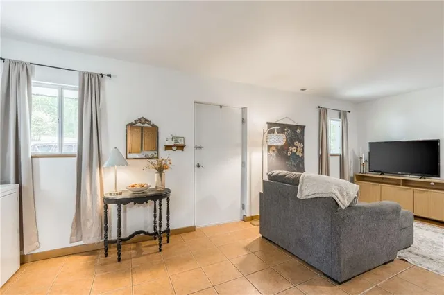 $465,000 | 471 Southeast 1131st Road, Clinton, MO 64735