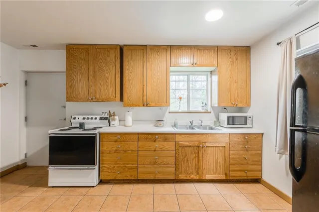 $465,000 | 471 Southeast 1131st Road, Clinton, MO 64735