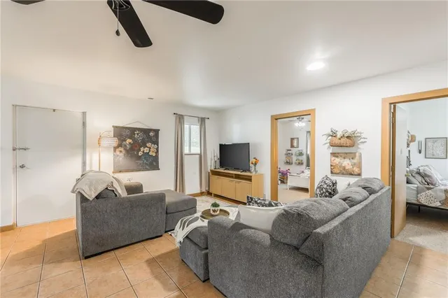 $465,000 | 471 Southeast 1131st Road, Clinton, MO 64735