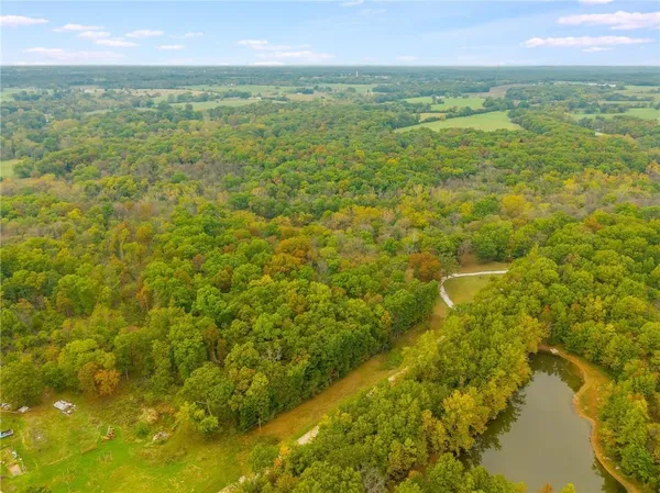 $440,000 | 471 Southeast 1131st Road, Clinton, MO 64735